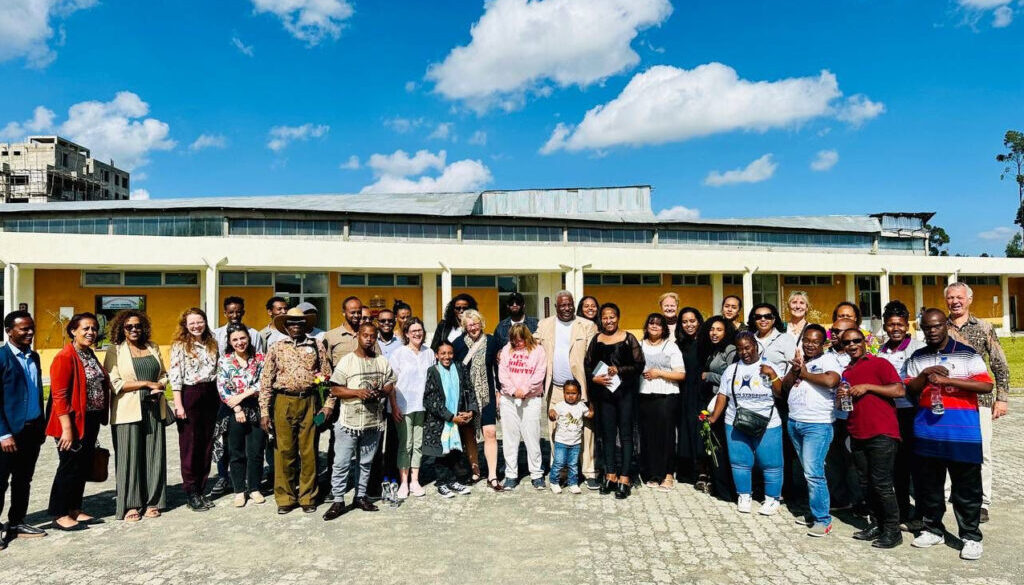 DF - group photo_cropped_processed_by_imagy